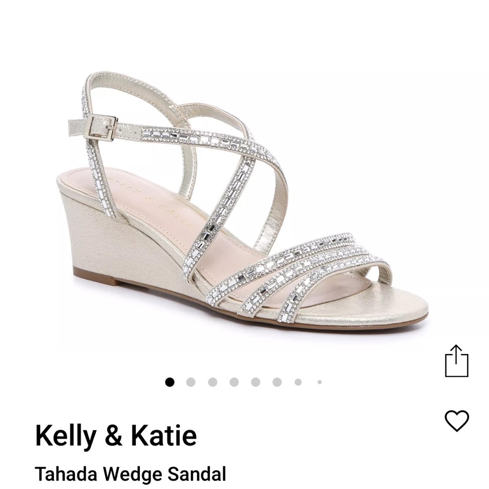 Kelly & Katie Wedge Sandal 
Women’s Size 8M Champagne Metallic